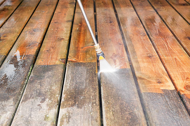 Best Pool Deck Cleaning in Oakwood, OH